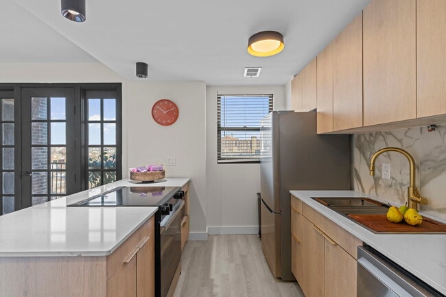 Building Photo - The Harper (Formerly The Leonardo)