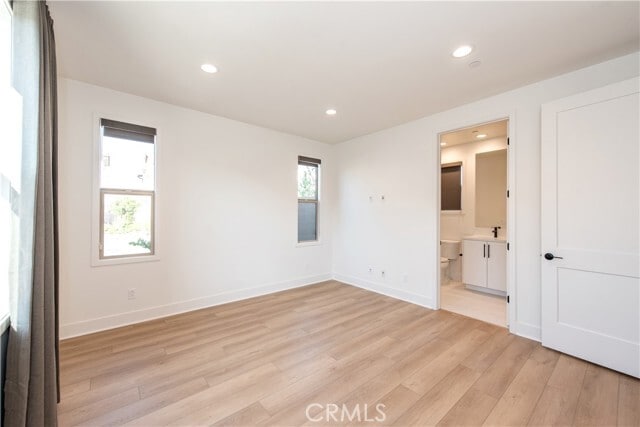 Building Photo - 150 Somera
