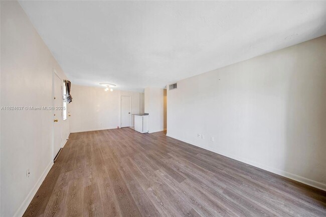 Foto del edificio - 8701 SW 141st St
