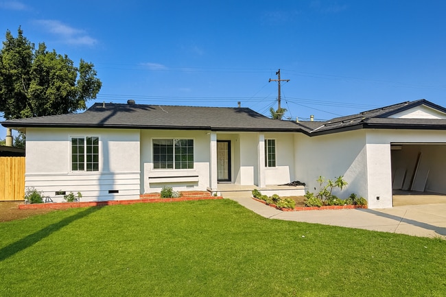 Building Photo - 13311 Lucille St