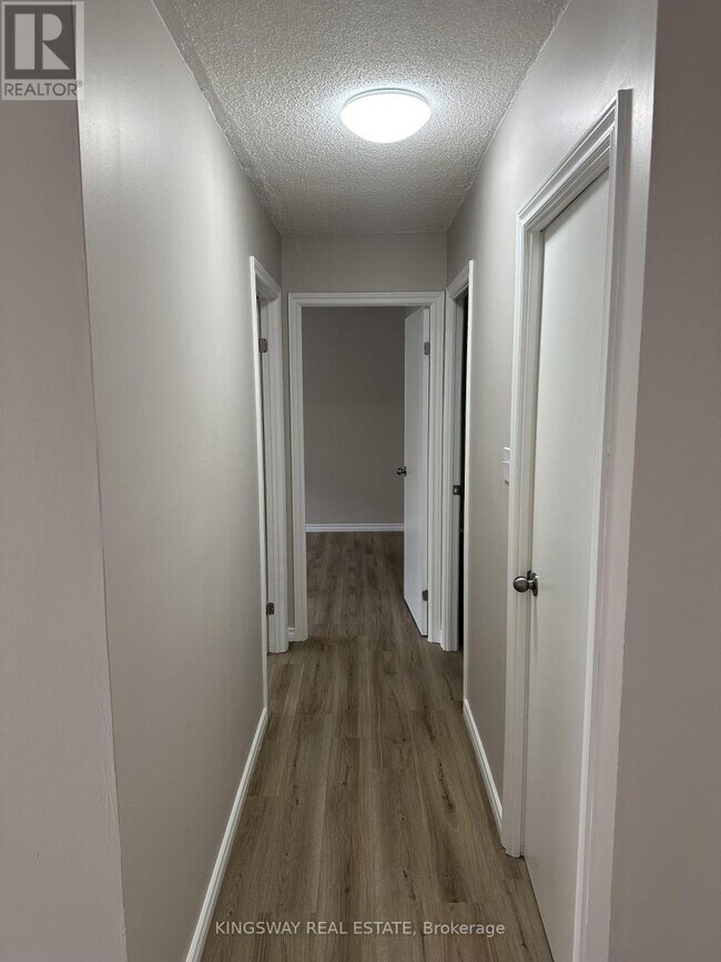 Photo du bâtiment - 185 Lisgar Ave