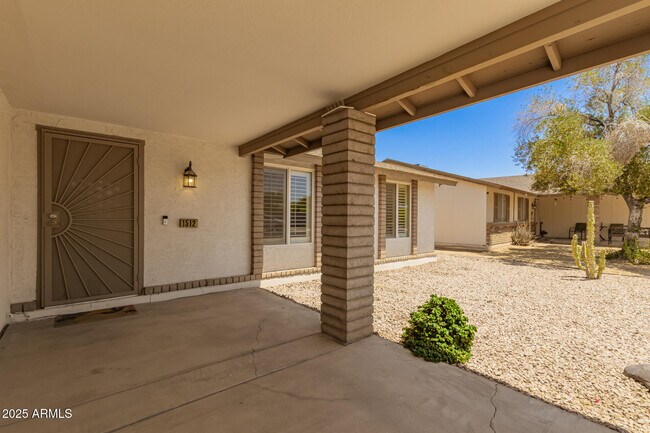 Building Photo - 1512 West Mariposa Dr