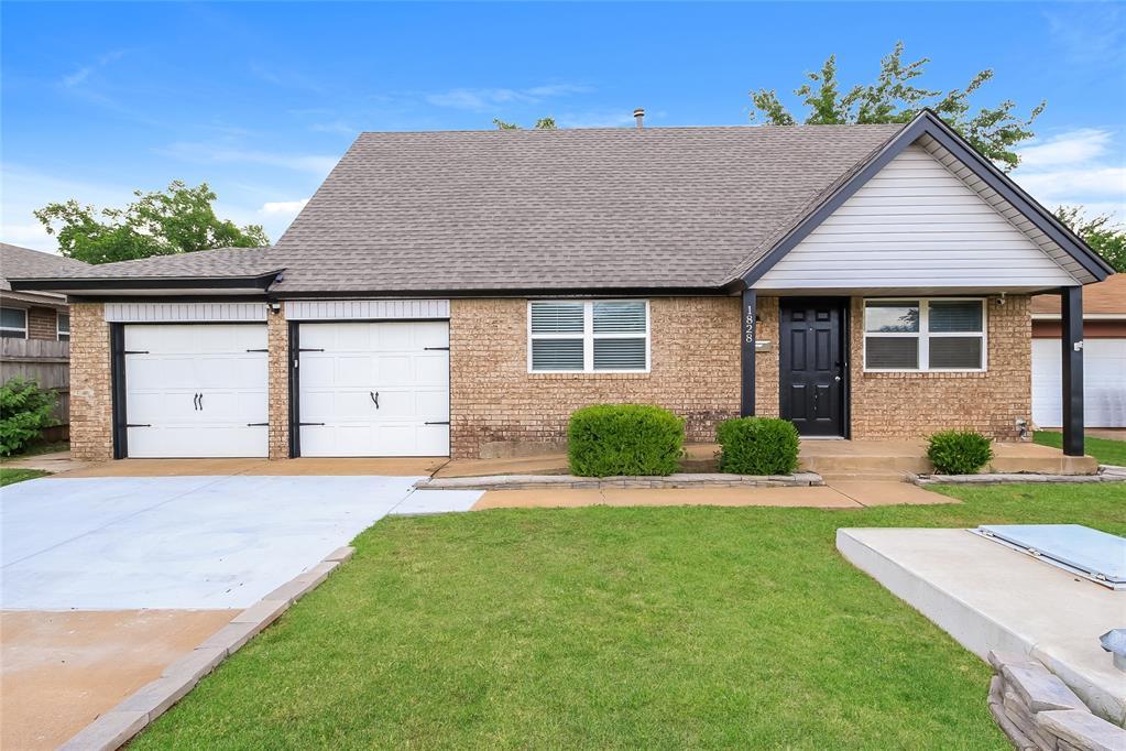 Foto principal - 1828 Sunrise Dr