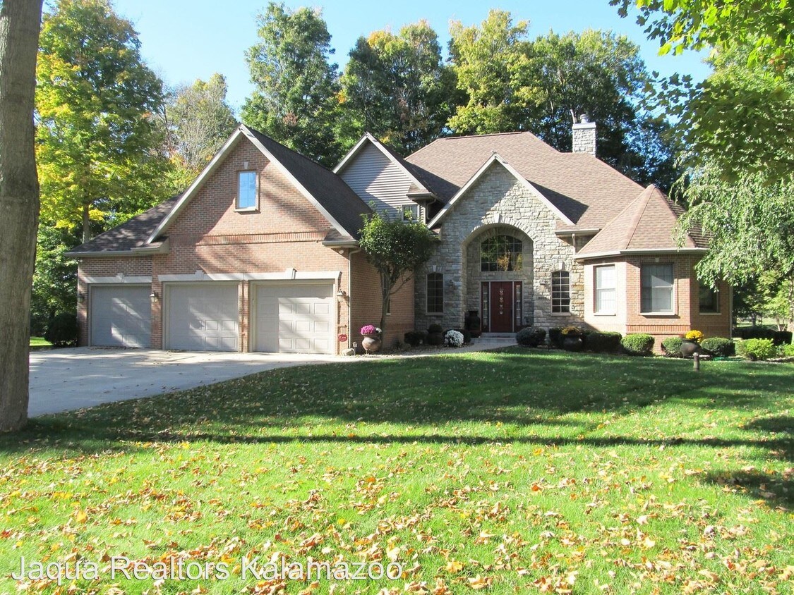 Primary Photo - 5 br, 3.5 bath House - 6204 Deer Run