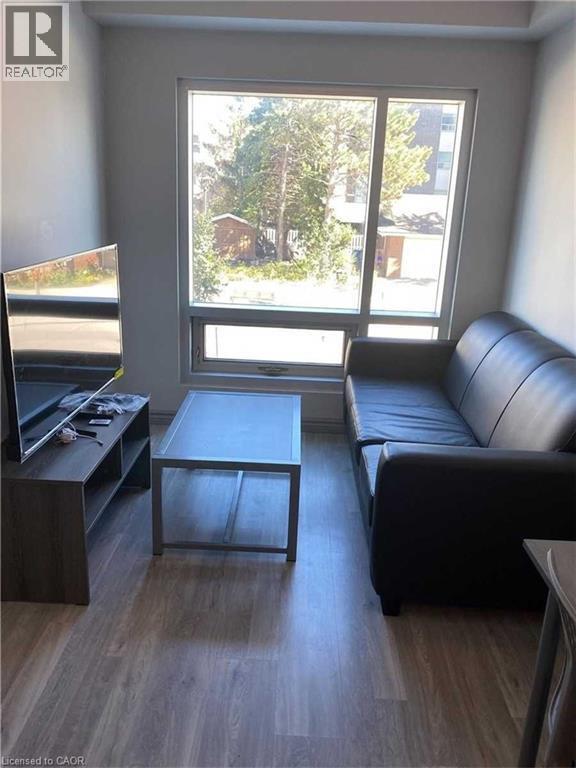 Photo du bâtiment - 275F Larch St