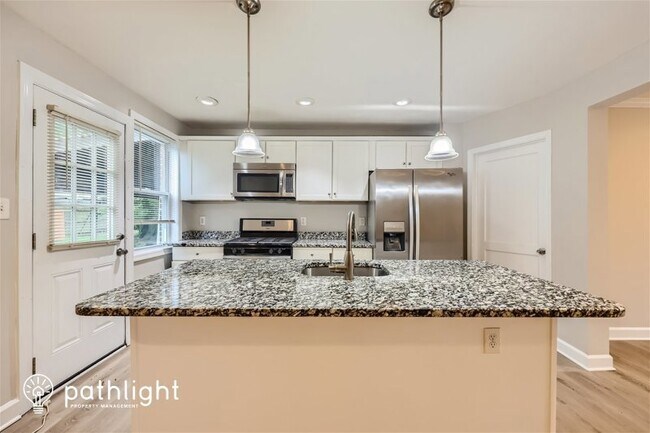 Building Photo - 8516 Willow Oak Rd