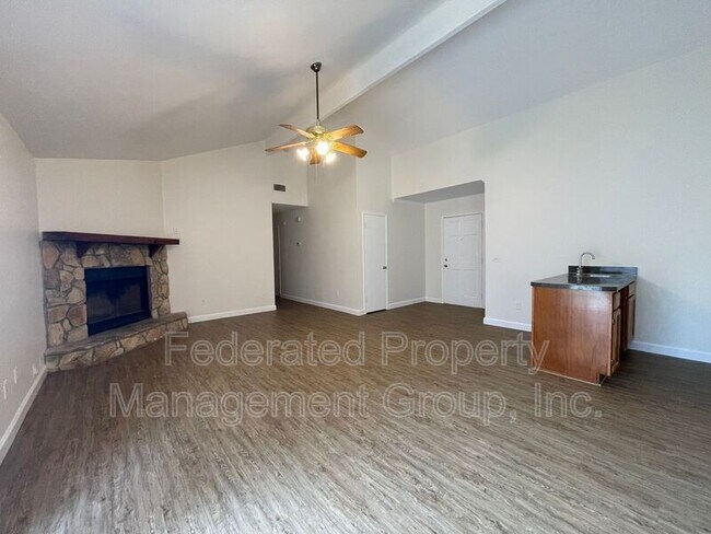 Building Photo - 11071 Lippizan Dr