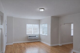 Building Photo - 8415 Harding Ave