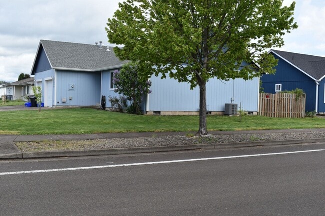 Foto del edificio - 469 Hummingbird St SE