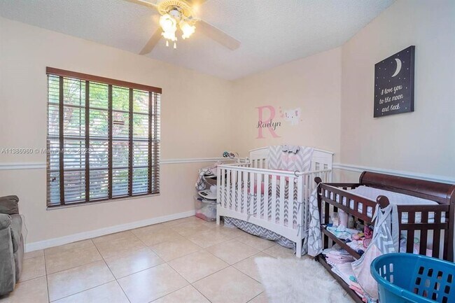 Foto del edificio - 1217 NW 125th Terrace