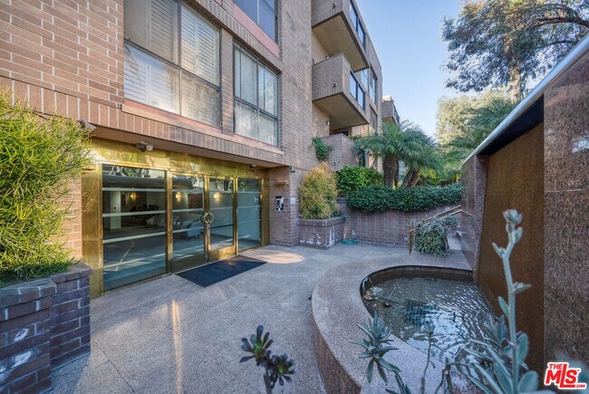 Foto del edificio - 235 S Tower Dr