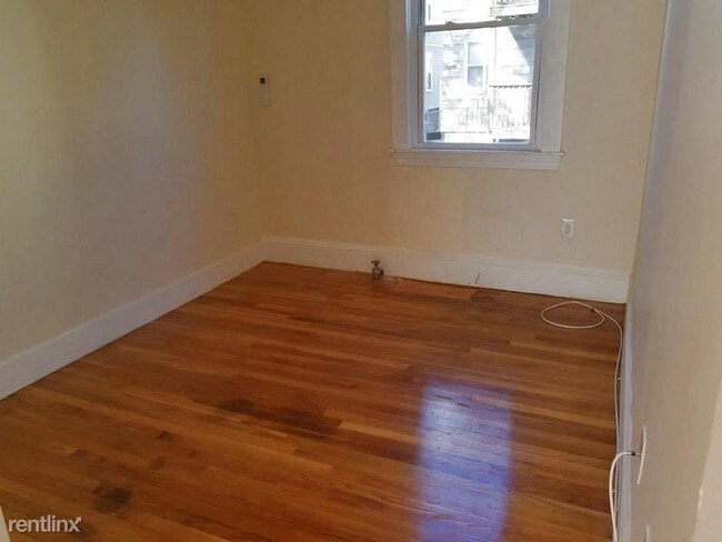 Building Photo - 3 br, 2 bath  - 10 Beacon Ter