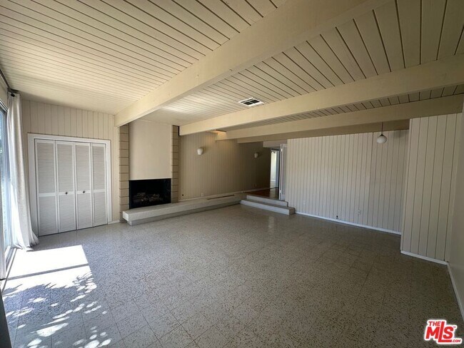 Foto del edificio - 3169 S Bentley Ave