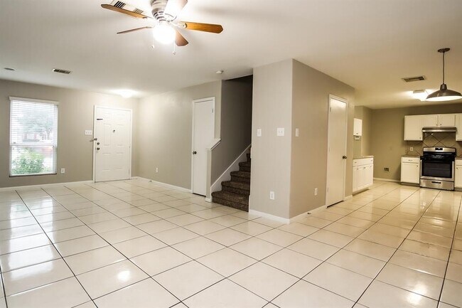 Building Photo - 1010 Upward Court