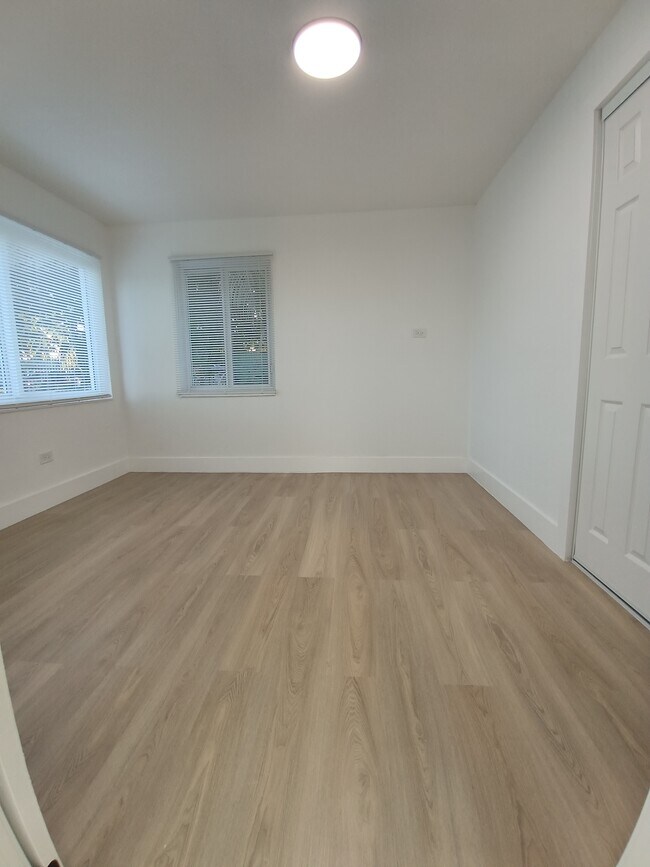 Foto del edificio - 15459 Hayes Ln