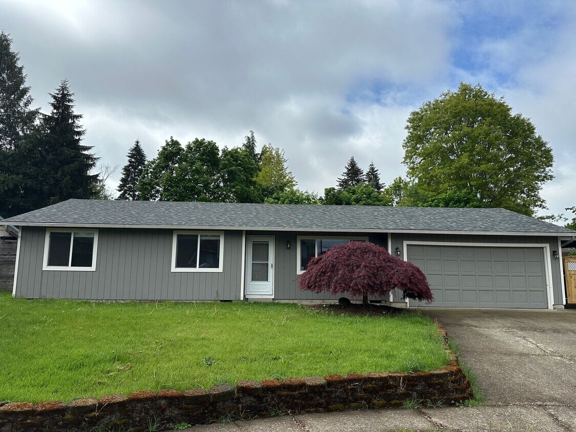 Foto principal - Three Bedroom Home in North Salem with New...