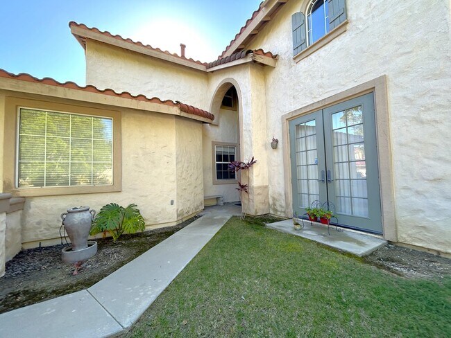 Foto del edificio - TORREY PINES DR CHINO HILLS 91709 (4 BED/ 2 BATH)