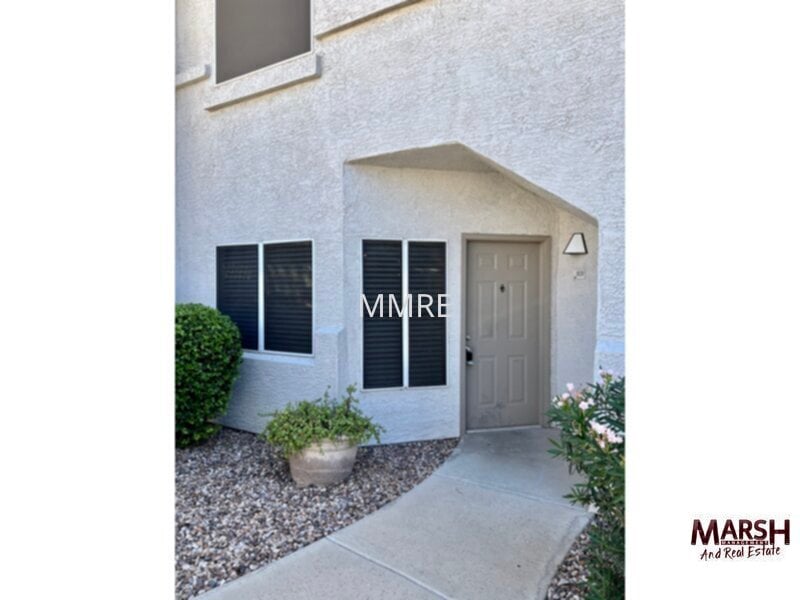 Foto principal - Beautiful 2 bedroom condo with 1 car garag...