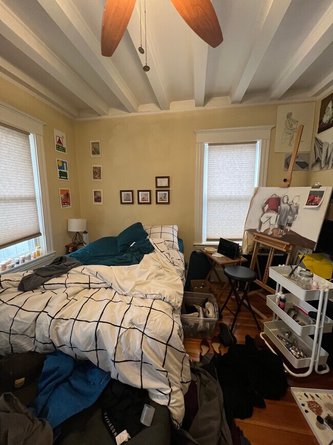 Foto del edificio - 121 Liberty Rd