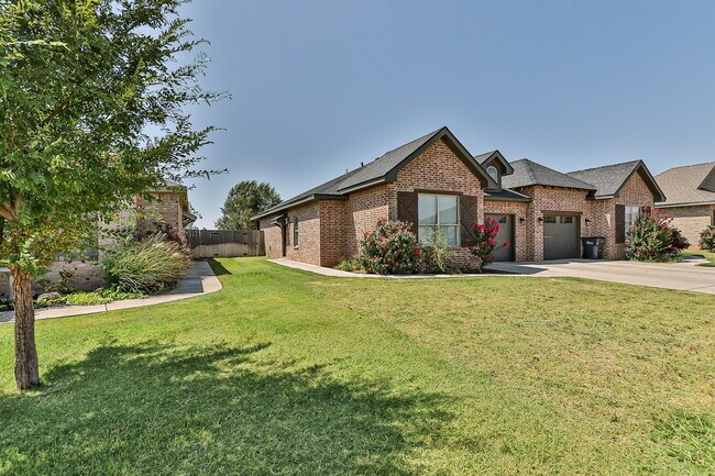 Building Photo - The Finer Things In Life/ The Town Homes o...