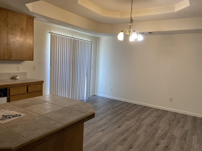 Foto del edificio - 941 Hopkins Rd