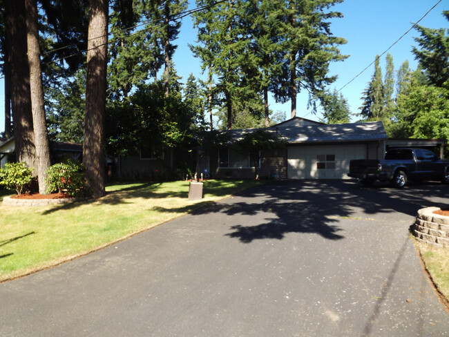 Foto del edificio - Very Nice 4 Bdrm 2 bath Rambler in Spanaway!