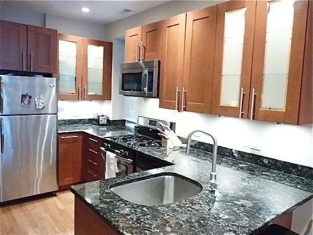 Foto del edificio - 1636 W Beach Ave