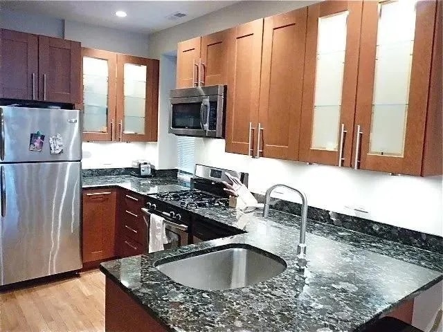 Building Photo - 1636 W Beach Ave