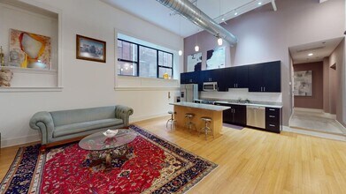 Building Photo - 417 Vine St