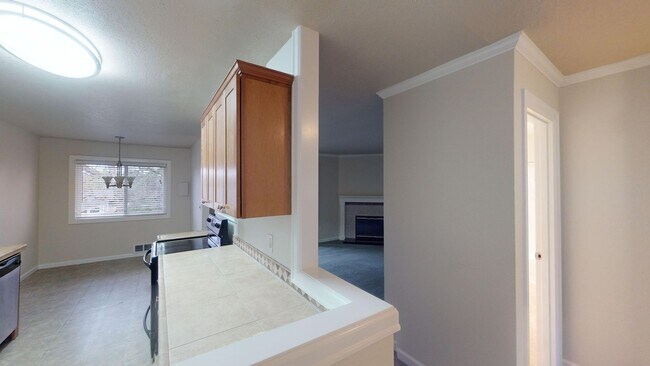 Foto del edificio - LEASE SPECIAL: $500 OFF 1ST MONTHS' RENT /...
