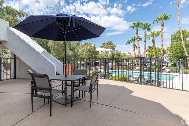 Building Photo - Northern