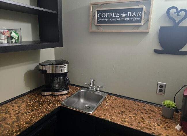 Foto del edificio - 319 Tegarden Rd