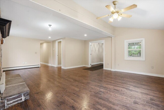 Foto del edificio - 1206 Cherry Lane Rd