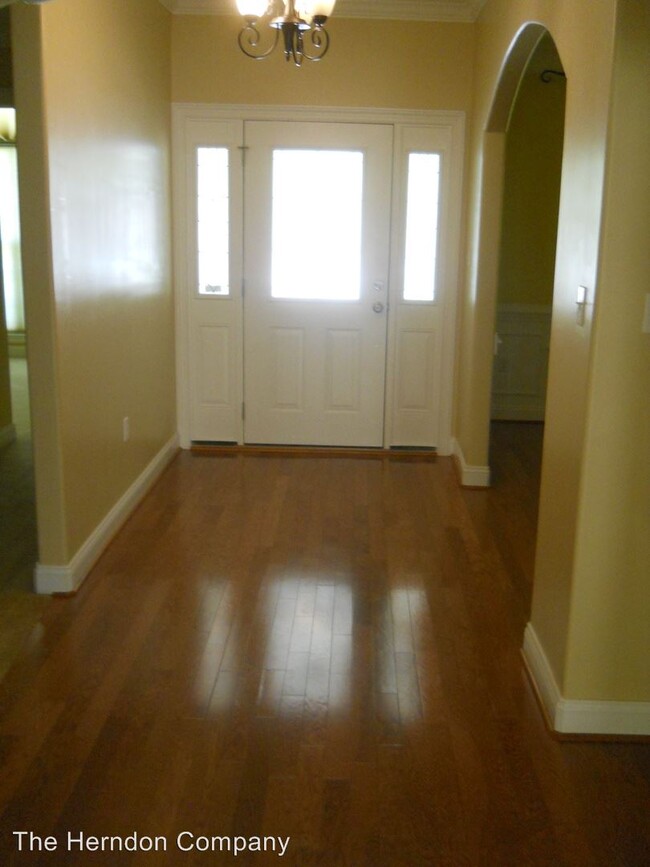Foto del edificio - 4 br, 2 bath House - 5972 Lakeshore Drive