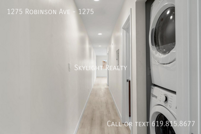 Foto del edificio - 1275 Robinson Ave