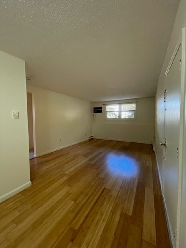 Foto del edificio - 2br-Clean unit at Madison Arms