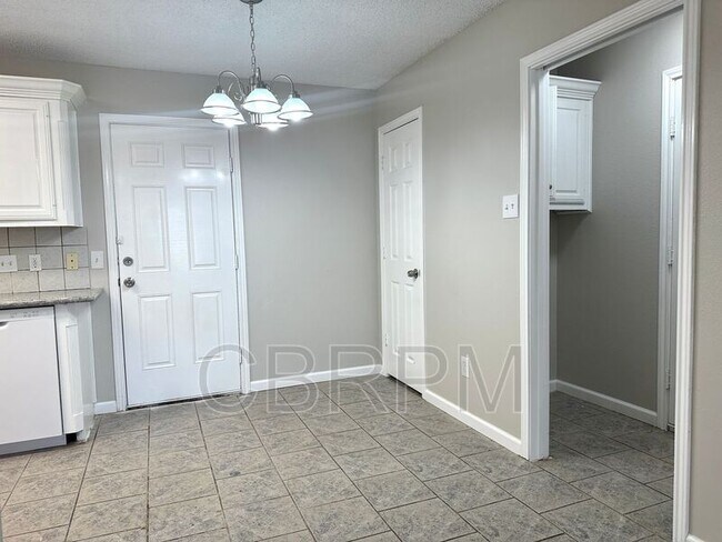 Foto del edificio - 6706 4th St