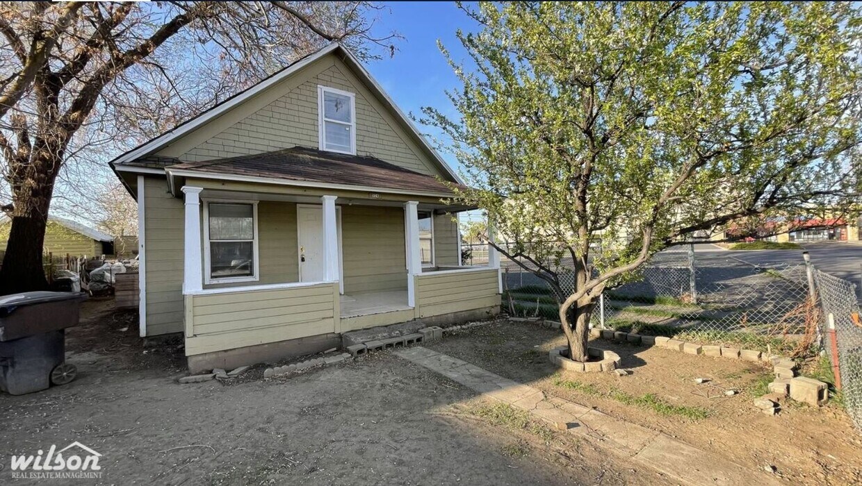 904 Pitcher St Unit 904, Yakima, WA 98901 Room for Rent in Yakima, WA