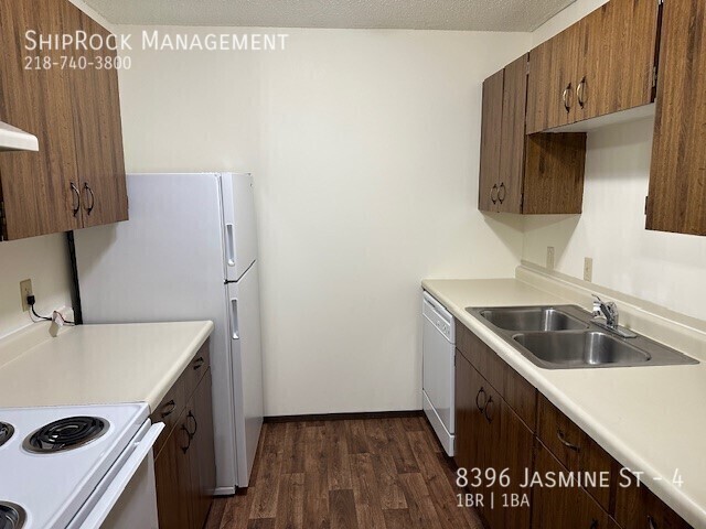Foto del edificio - Meadowbrook Apartments 8388 #4