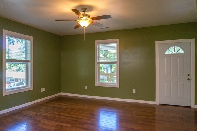 Foto del edificio - Beautiful Home in Prime West Asheville