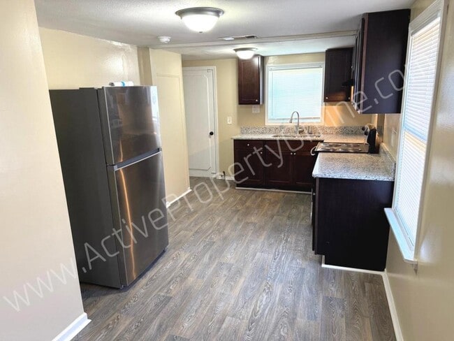 Building Photo - 857 Ola Dr