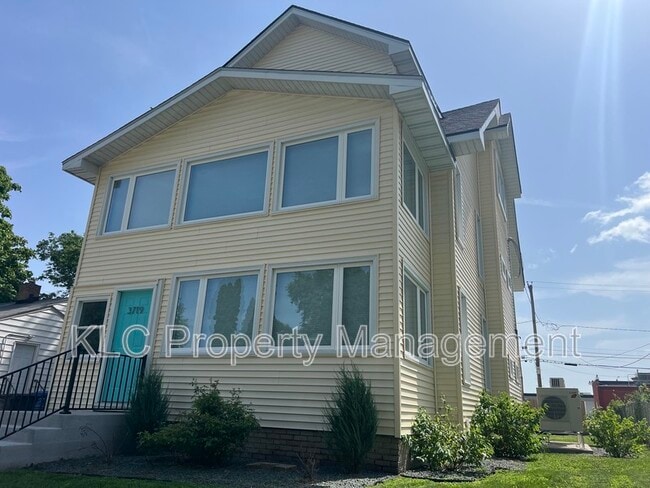 Foto del edificio - 3719 3rd St