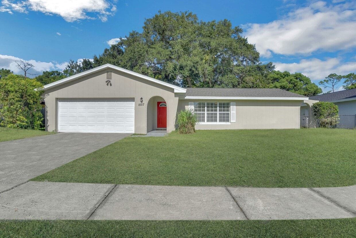 Primary Photo - 1557 Nottingham Dr