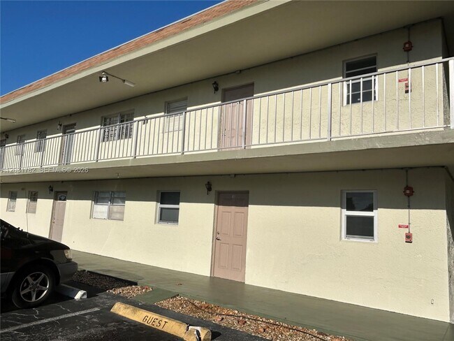 Foto del edificio - 609 S State Rd 7