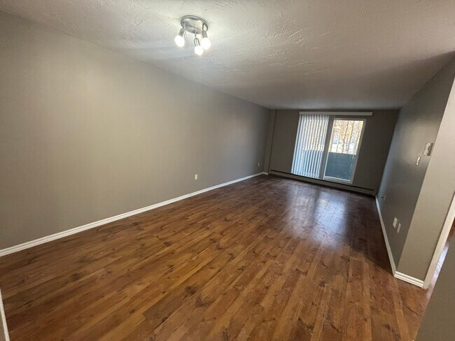 Photo du bâtiment - 225-225 Old Carriage Dr