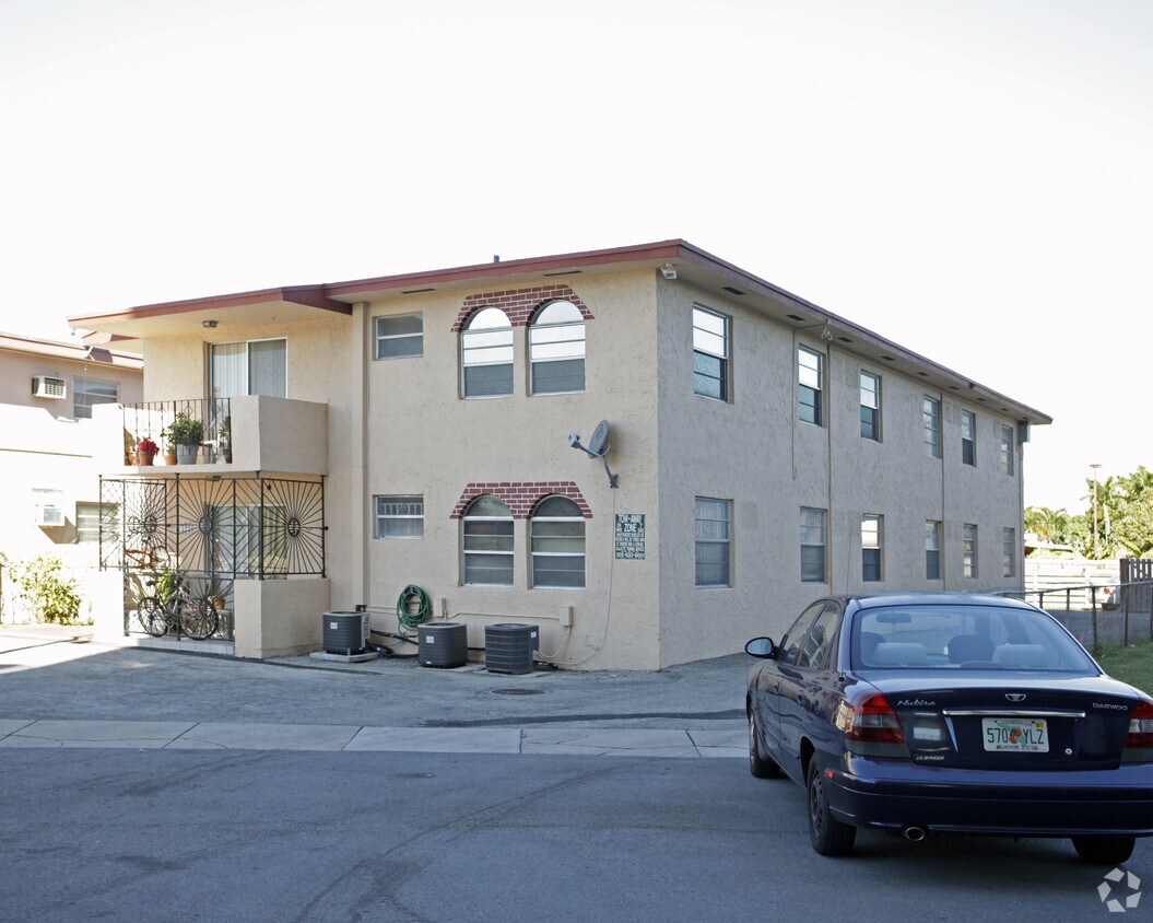 Building Photo - 6373 SW 8th St