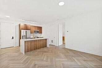 Building Photo - 100 E Putnam Ave