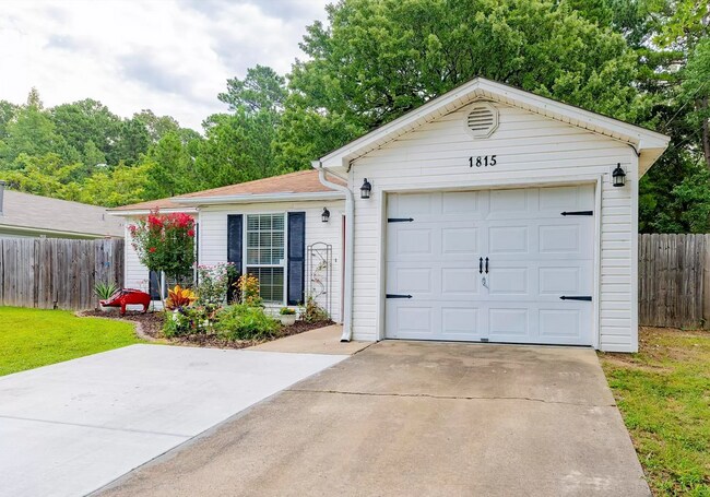 Building Photo - 1815 Watts Rd