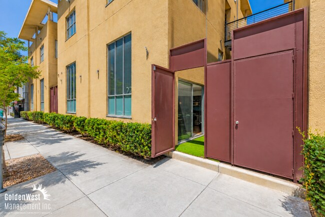 Foto del edificio - Modern 1Bdm 1Ba Unfurnished Loft-Style Home with Open Concept Living!