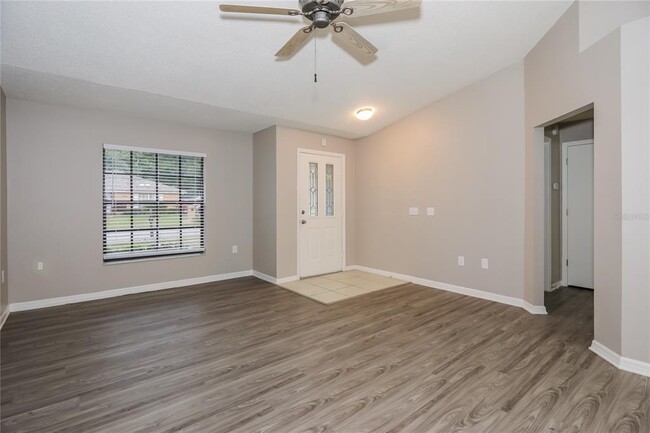 Foto del edificio - 1303 Oak Pointe Pl